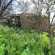 Old house with a large yard for sale near Sredets