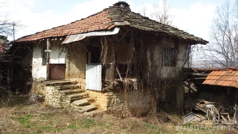 Old rural property for sale in Stara Planina Mountains