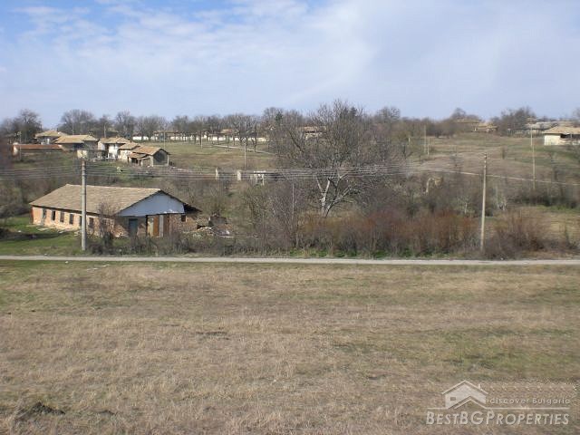 Regulated plot of land with barn for sale near Razgrad
