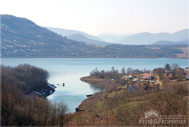 Regulated plots of land for sale on a lake