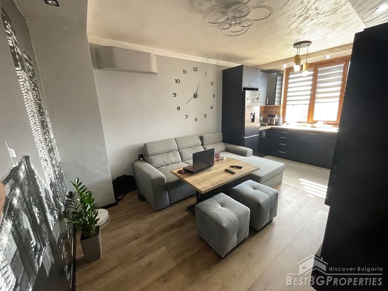 Renovated apartment for sale in the town of Aytos