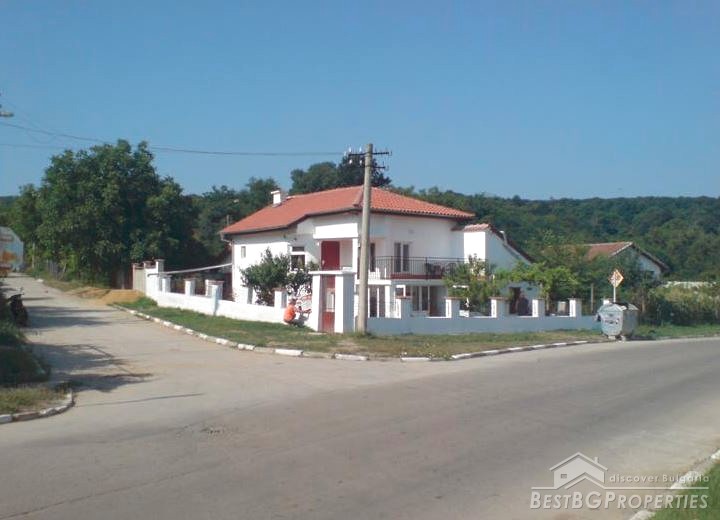 Renovated house for sale close to the sea