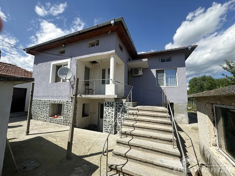 Renovated house for sale close to the town of Septemvri