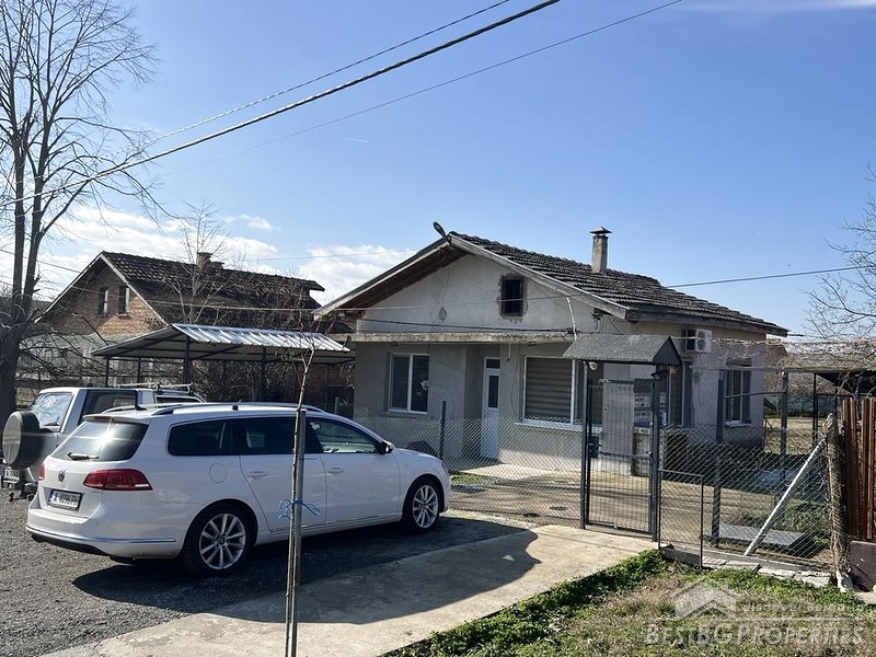 Renovated house for sale in close vicinity to the sea