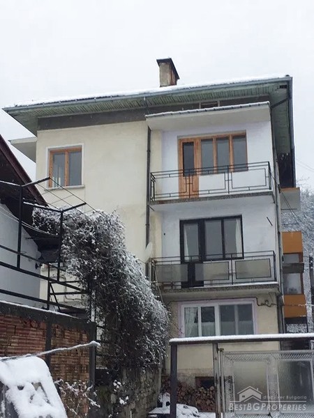 Spacious house for sale in the town of Troyan