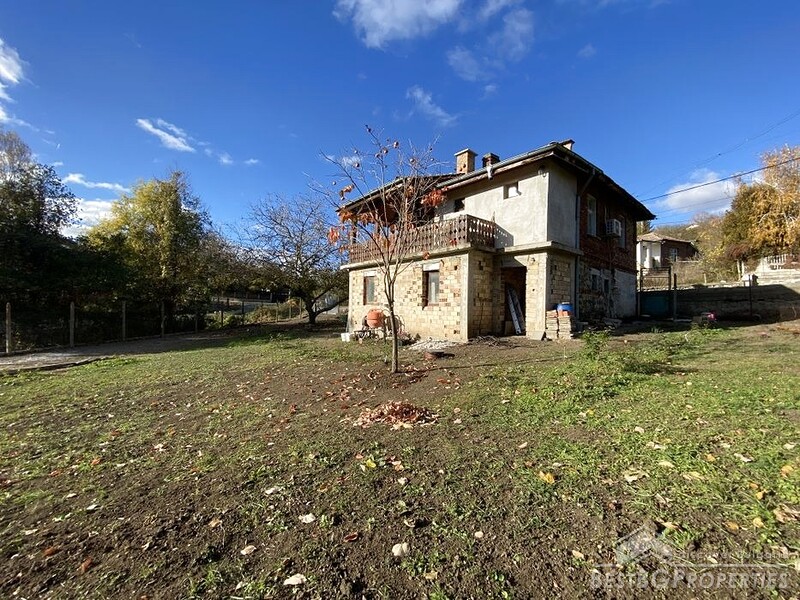 Spacious house for sale near the sea