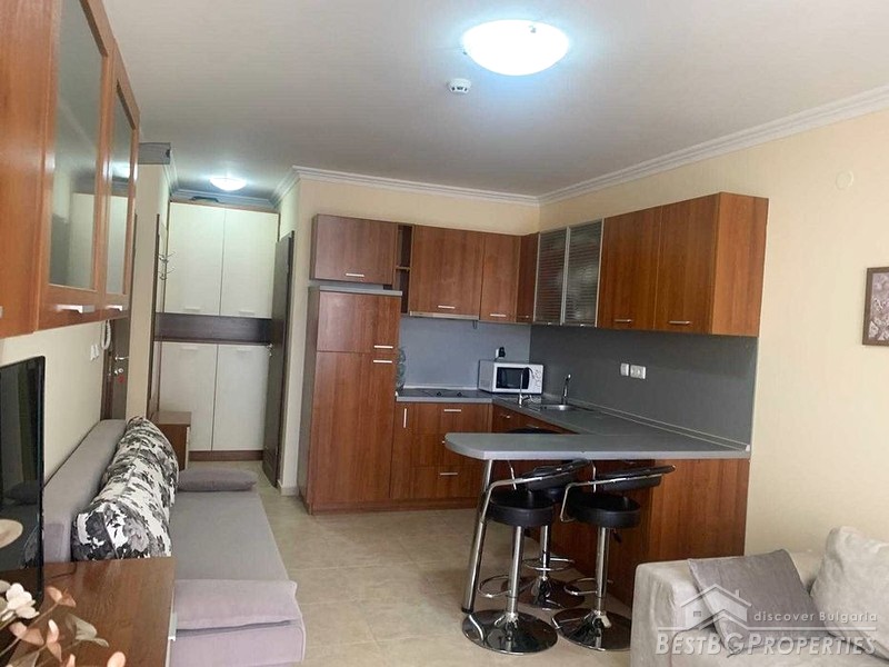 Spacious studio apartment for sale in Saint Vlas