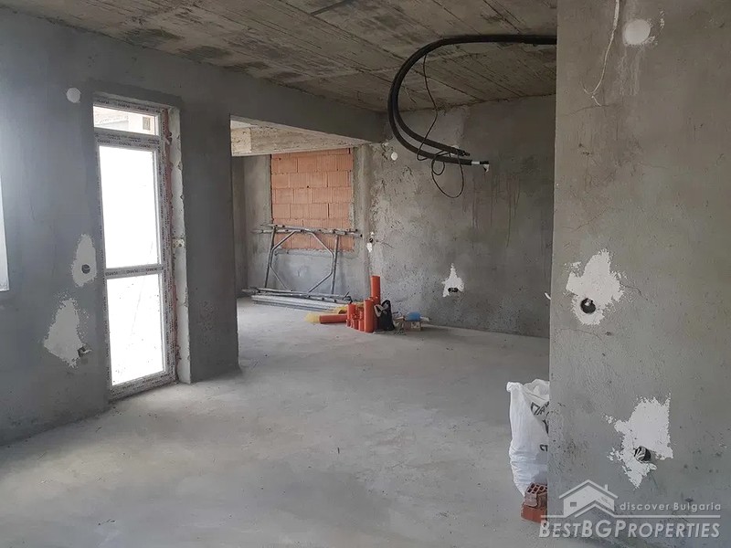 Spacious sunny apartment for sale in Dobrich