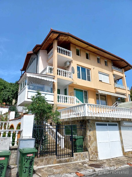 Twin house for sale in the beach resort of Saint Vlas overlooking the sea