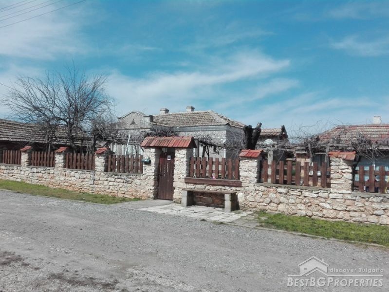 Two houses sharing one plot of land close to Kavarna