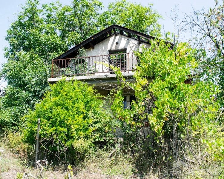 Two storey house with a large yard in Haskovo