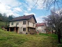 Two story house for sale near Svoge