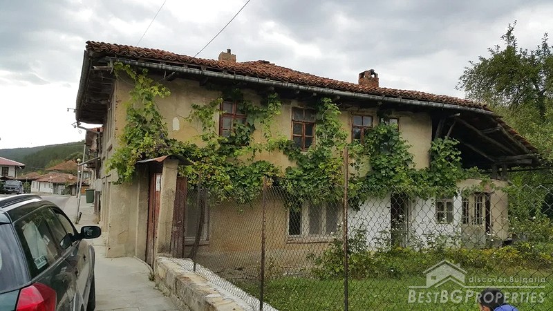 Two story house in the town of Elena