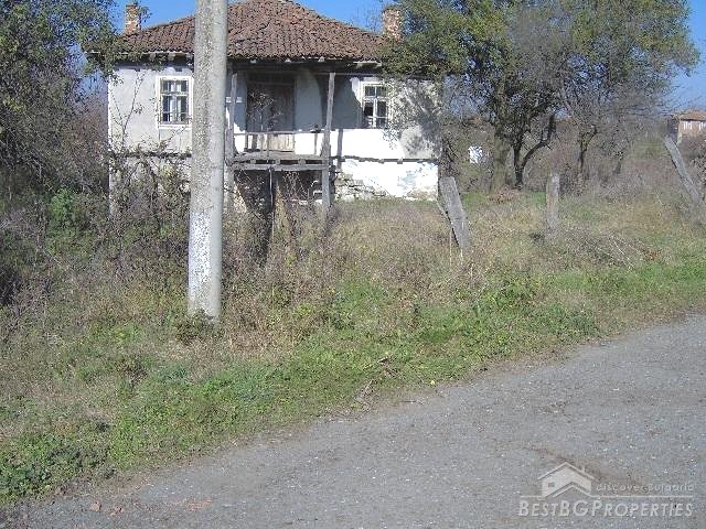 Old house for sale near Sredets