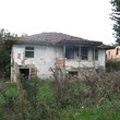 Old house for sale near Sredets