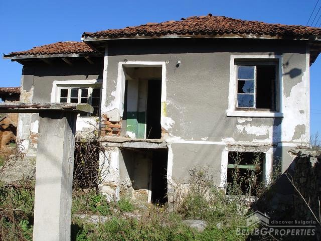 Ruined house for sale near Sofia