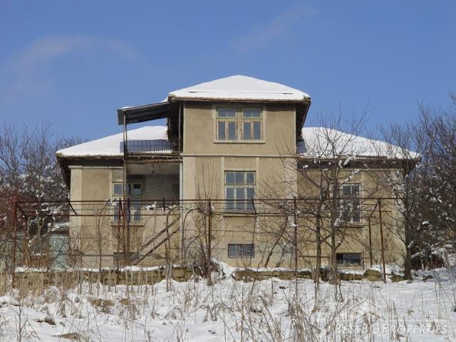 House for sale in mountain area