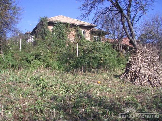 Old house for sale near Antonovo