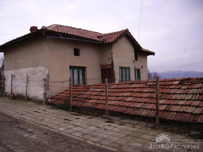 Two storey house with 800 sq m gardne near Sandanski