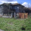 Old house with large land near Omurtag
