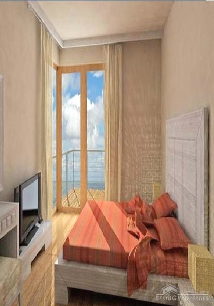 Off plan first line apartments for sale in Pomorie