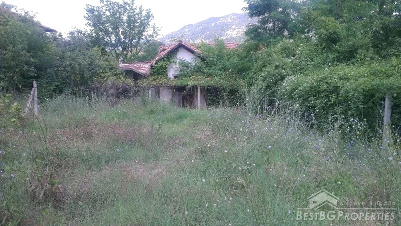 Old house for sale near the spa resort Hisarya