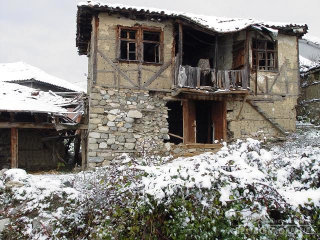 Old house in the mountain near Sandanski