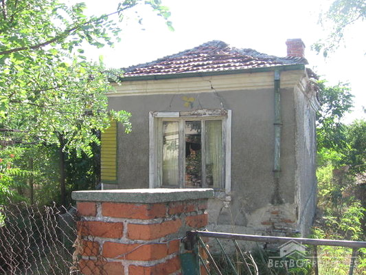 One storey house that needs repairs