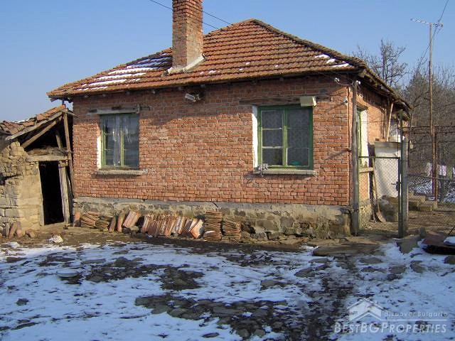 Small brick house for sale near Sredets
