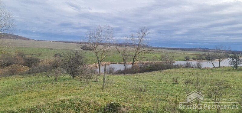 Plot of land on a lake for sale 