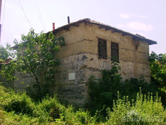 Traditional rural house near Sandanki