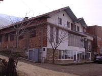 restaurant with shop 15 km from Petrich