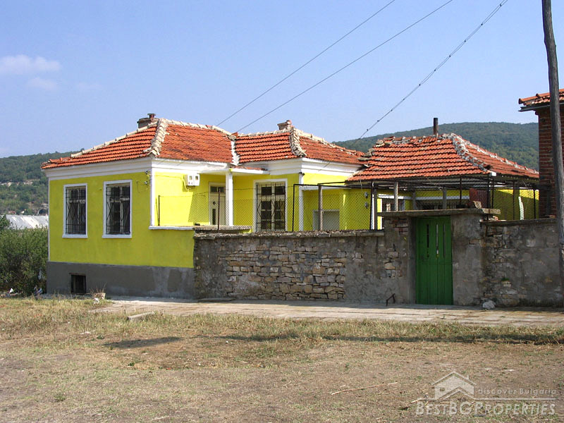 One storey house with 400 sq m garden