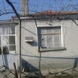 Small house with large garden for sale near Sredets