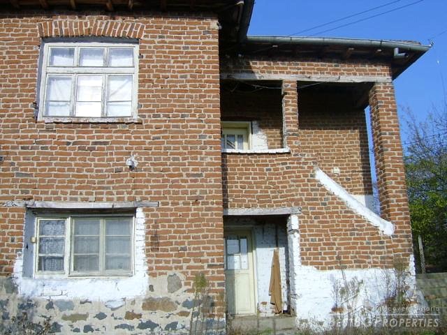 2-storey old house for sale near Sredets