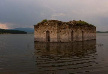 Dam lake near Tvarditsa