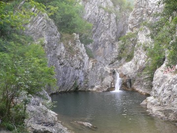 Tvarditsa waterfall